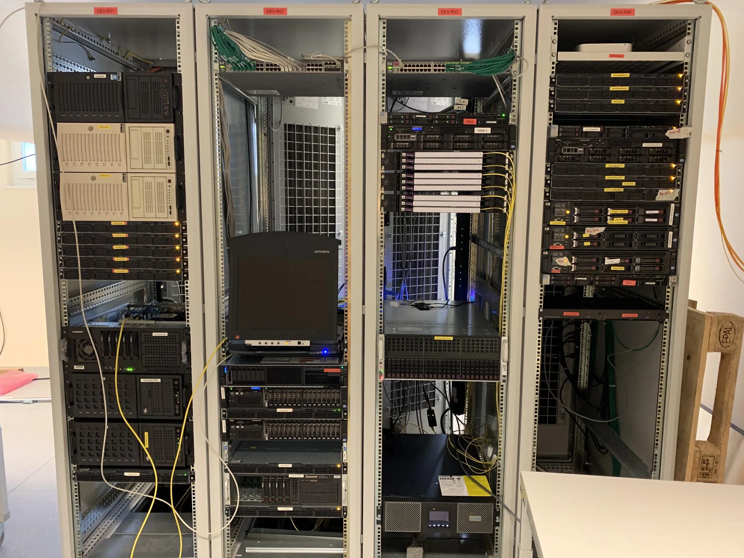 Right side of the lab